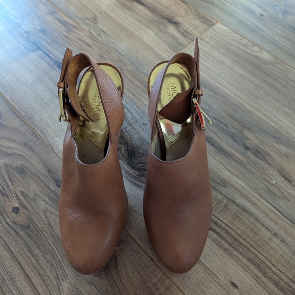 Michael Kors platform brown leather and wood heels in a women's size 8. - Picture 1 of 6